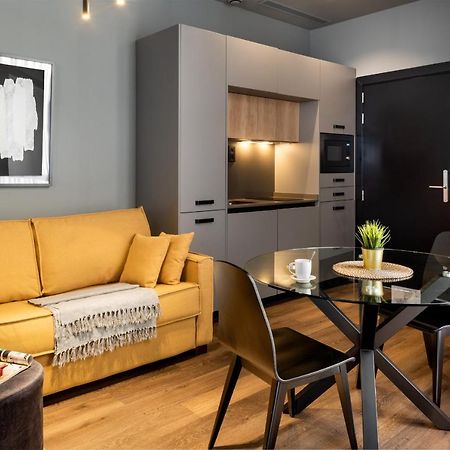 Muralla Sevilla Suites By Lola Экстерьер фото