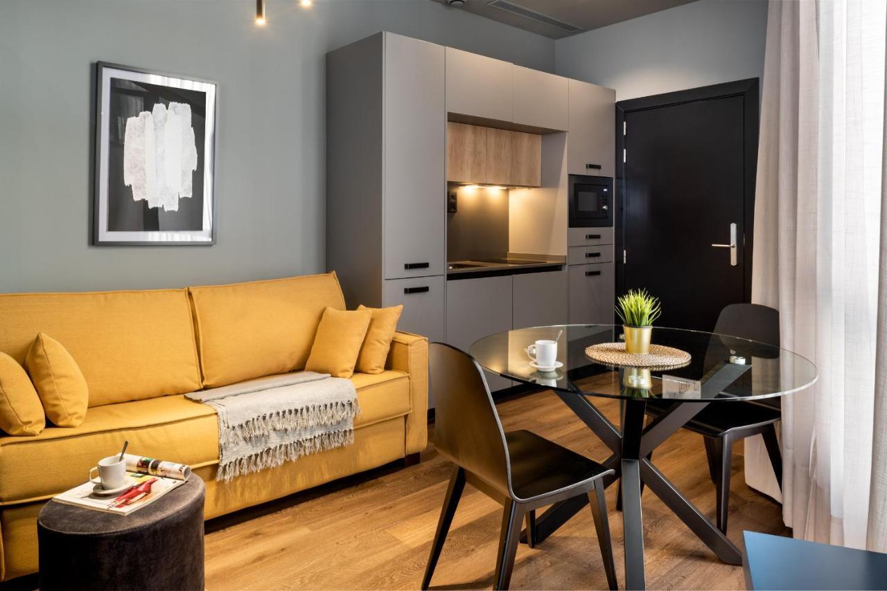 Muralla Sevilla Suites By Lola Экстерьер фото