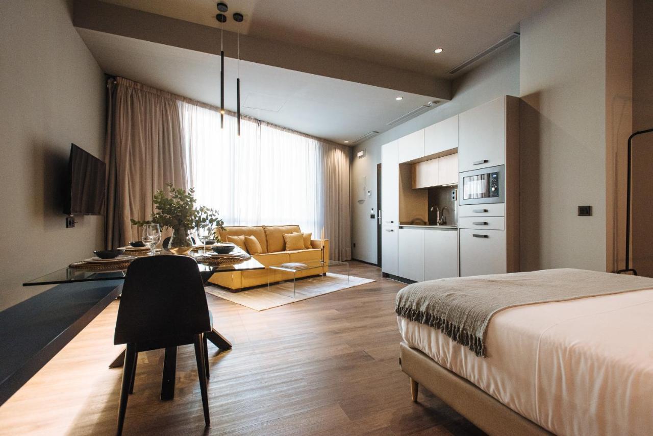Muralla Sevilla Suites By Lola Экстерьер фото